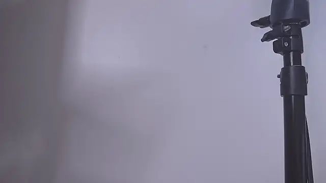 RiriiBrunette__ élő XXX-chatje