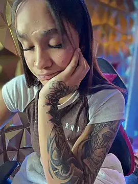 Isabella-TeenのライブXXXチャット