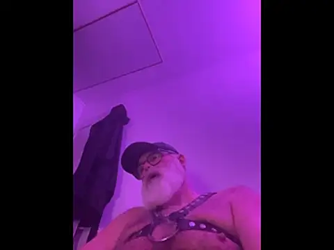 Chat XXX en directo de LeatherSdaddy