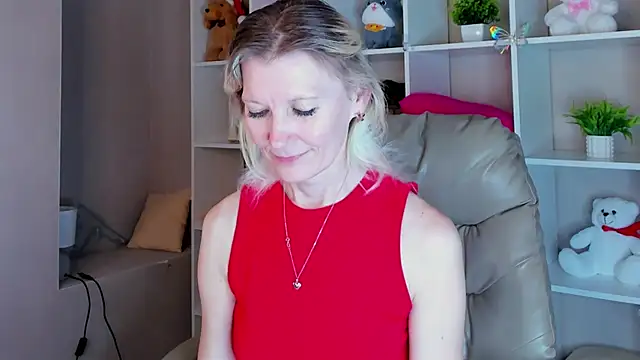 Julie_LucasのライブXXXチャット