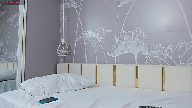 emily_cute4u's Live XXX Chat