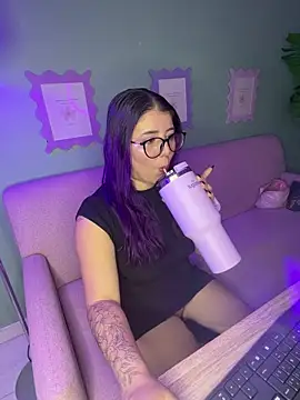 violeta_steele 即時 XXX 聊天