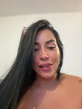 Chat +18 de areviklusine1 ao vivo
