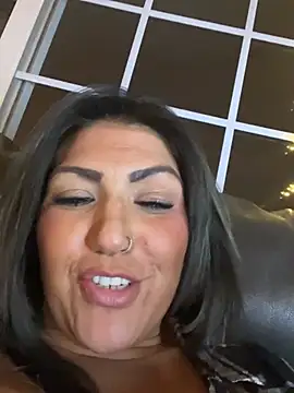 LittleMissEeve élő XXX-chatje