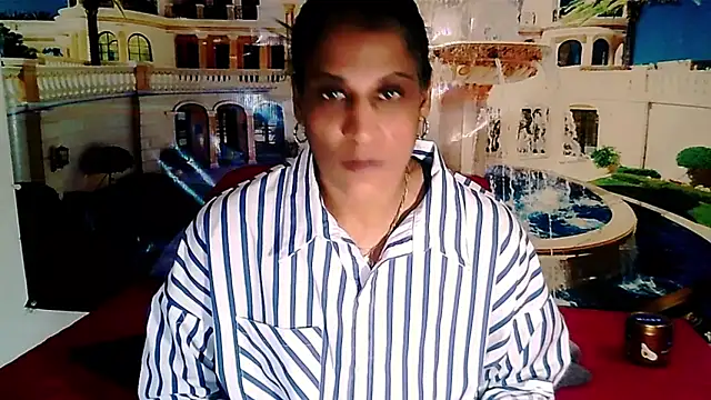 Chat XXX en directo de IndianSexcSmyle