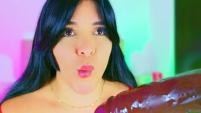 CharlootteEvans' Live XXX Chat