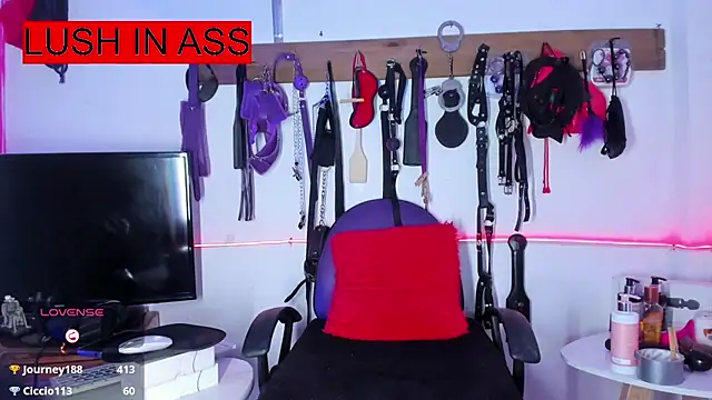 LucyStrike_のライブXXXチャット