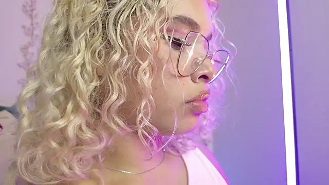 Haelycute Chat XXX in diretta