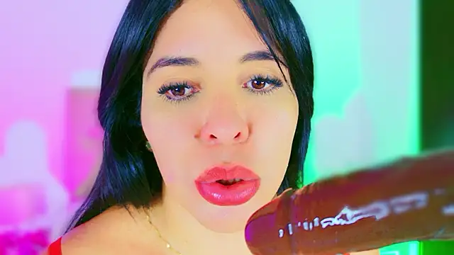 Chat +18 de CharlootteEvans ao vivo