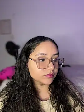 CurlyGirl_1 Live XXX-chat