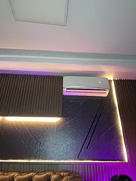 AaronCruz_ Chat XXX live