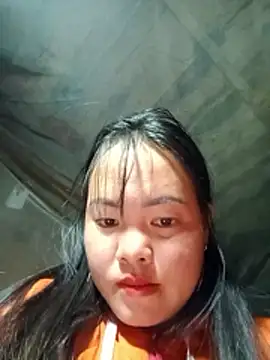 emilyzz 即時 XXX 聊天