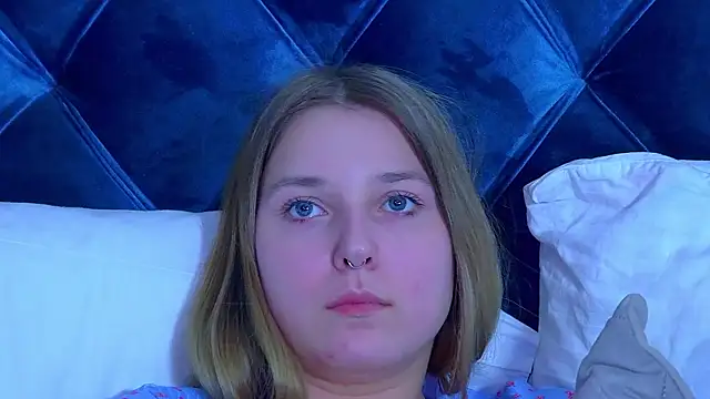 TinnaBurton Chat XXX live