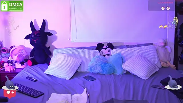 Show modela Katyroronoa na web-kameri