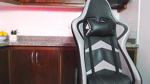 eren_jeager's Live XXX Chat