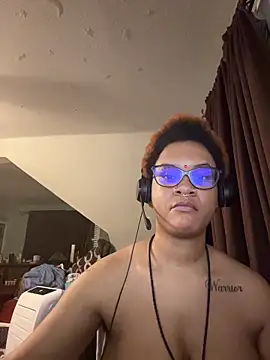 nickytheehawtie Adlı Modelin Canlı XXX Sohbeti