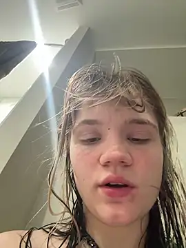 Cutiepiespanks Adlı Modelin Canlı XXX Sohbeti