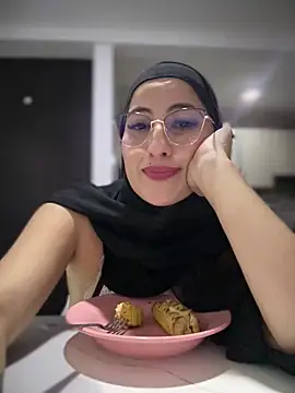 XXX chat uživo modela Badra_Abaid