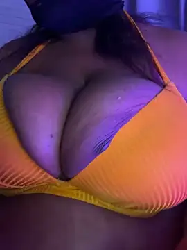 BlackXCoeur Adlı Modelin Canlı XXX Sohbeti