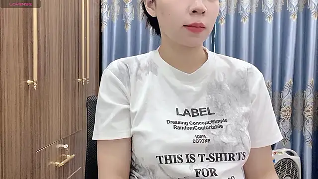 XXX chat uživo modela Ker-Skii