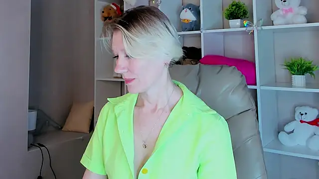 Julie_Lucas' Webcam Show