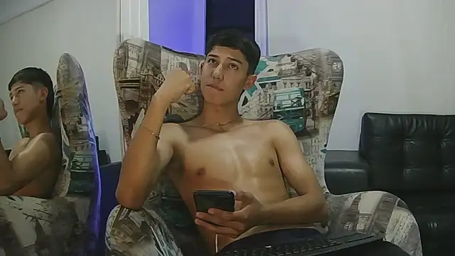 Matt_Jonnes Adlı Modelin Canlı XXX Sohbeti