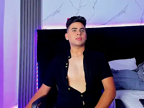 DavidCruzz Adlı Modelin Canlı XXX Sohbeti