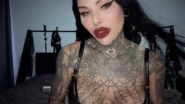 Chatroom XXX en direct de darkinkedbabe