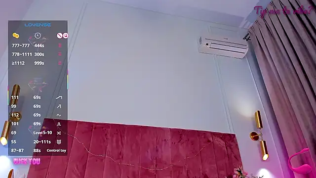 Show modela Mayzzie na web-kameri