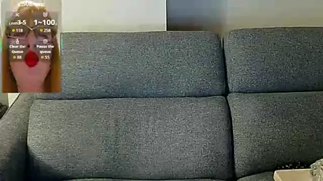 TittyLandQuebec's Live XXX Chat