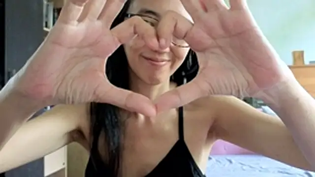 sexyCitty Adlı Modelin Canlı XXX Sohbeti