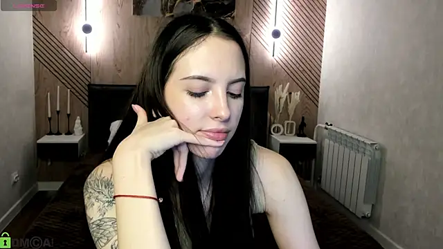 Chat +18 de elise_robbie ao vivo