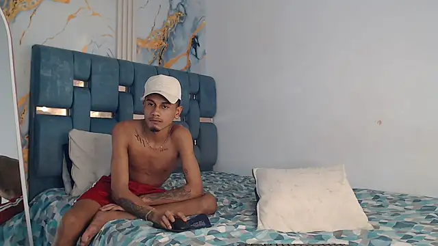 PRETTY_FEMn Live XXX chat