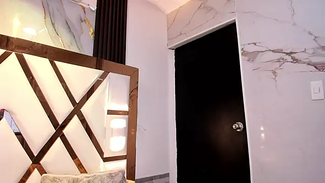 emii_brown Chat XXX live