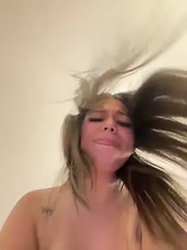 Chat +18 de Alyshanon18 ao vivo