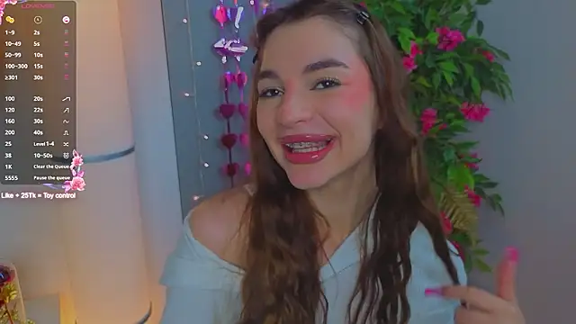 LauraHansil Adlı Modelin Canlı XXX Sohbeti