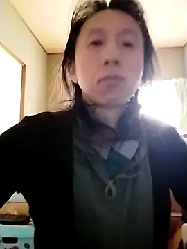 mako7612 在線直播表演