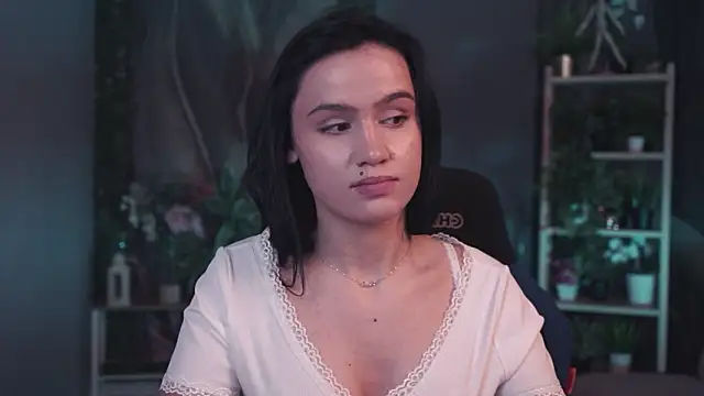 MonicaFarmer's Live XXX Chat