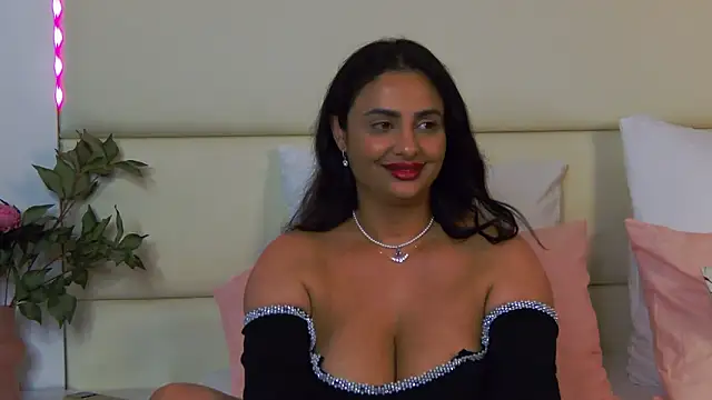 MayaMusee's Live XXX Chat