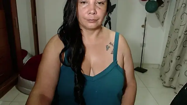 Chatroom XXX en direct de vivian-milf