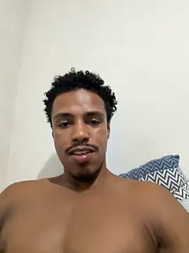 LorenzoBlack27 Show in webcam