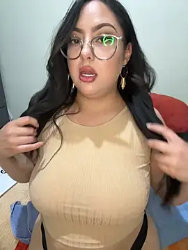 Chatroom XXX en direct de MileyGia