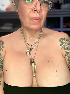 dieseldame1313 – Naživo XXX chat