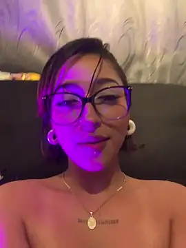 Chat +18 de LilithMonette ao vivo