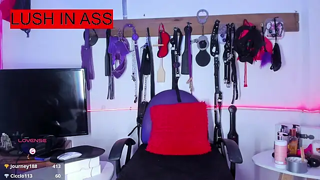 LucyStrike_: απευθείας συνομιλία ΧΧΧ