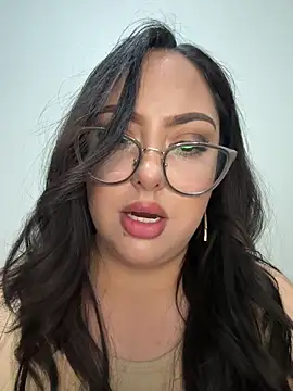 MileyGia live XXX chat