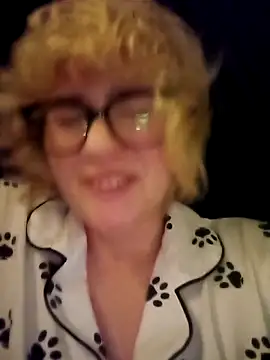 mcjbgfhgjhiiilllufjyf's Live XXX Chat