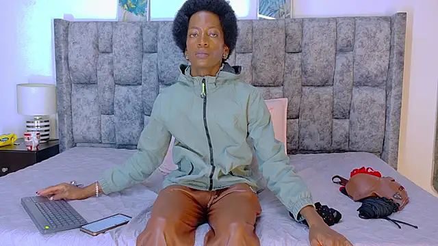 samirths_boy_ élő XXX-chatje