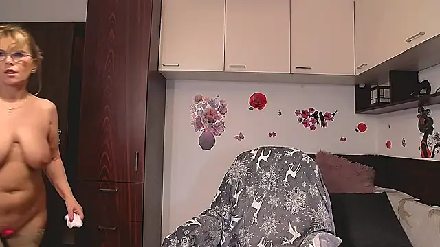 elacoquette: онлайн-секс-чат