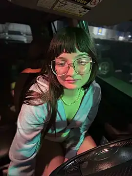 urpuppymoon Chat XXX in diretta